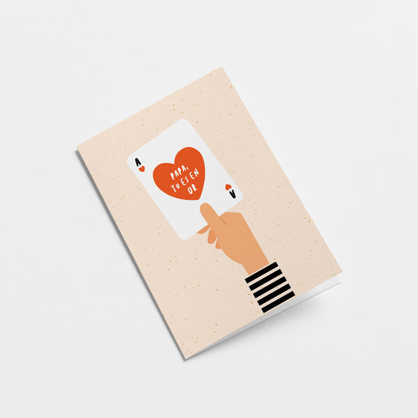 french fathers day card with a hand holding an ace of heart playing card with a text that says Papa, tu es en or  Edit alt text
